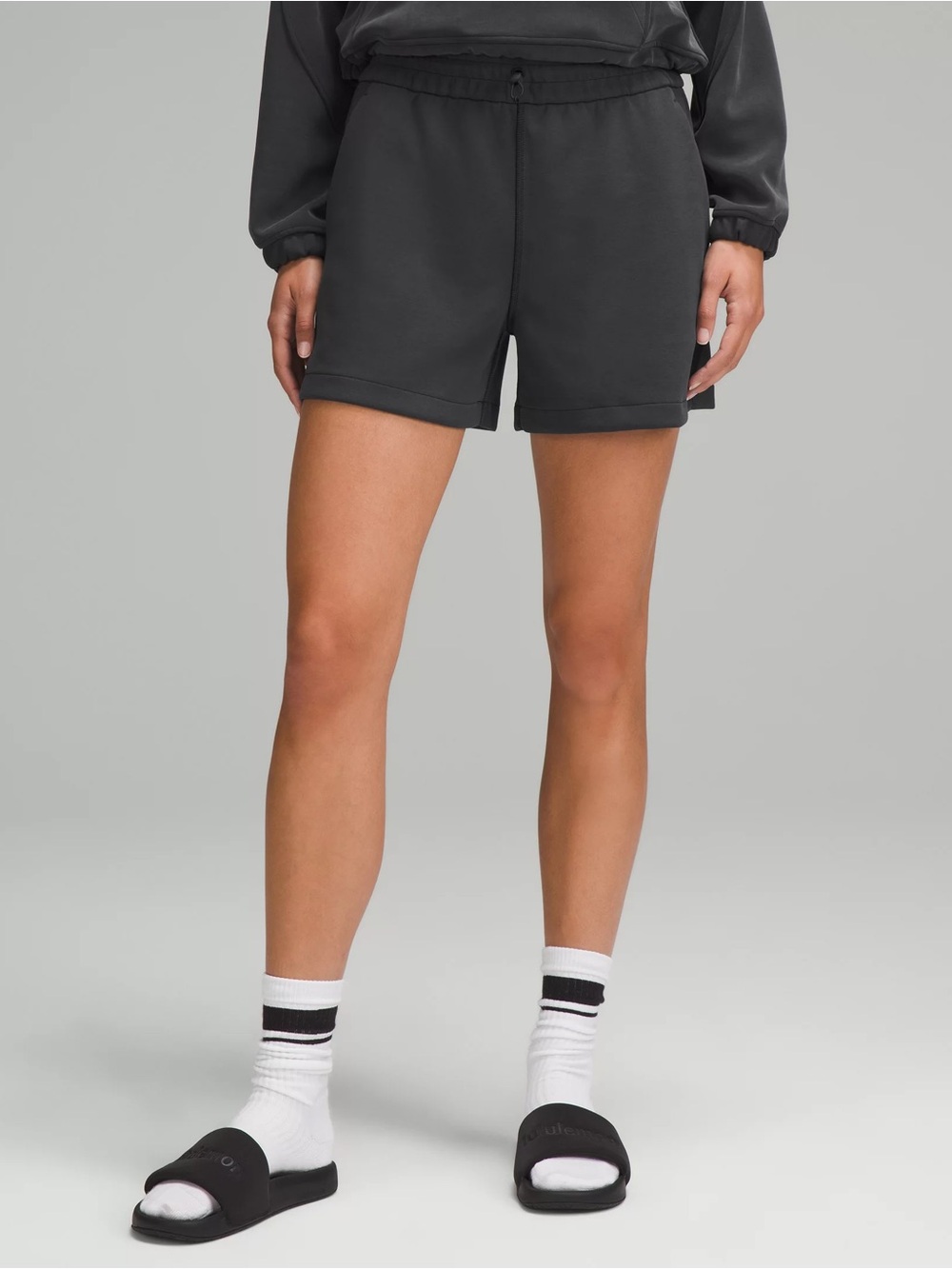 Lululemon Softstreme HR short 4” NWT